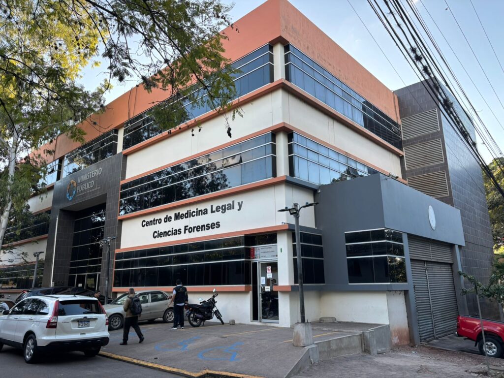 Medicina Forense reporta ingreso de ocho cuerpos, entre ellos dos menores