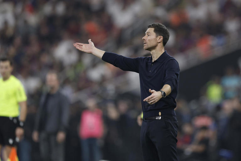 Xabi Alonso llegó al Real Madrid tras una espectacular etapa en el Bayer Leverkusen, lugar donde se fue como gran leyenda tras una temporada invicta en la Bundesliga.