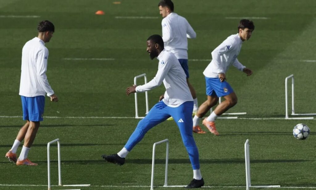 Antonio Rüdiger, duda para el partido de semifinales de la Supercopa de España por molestias en la rodilla