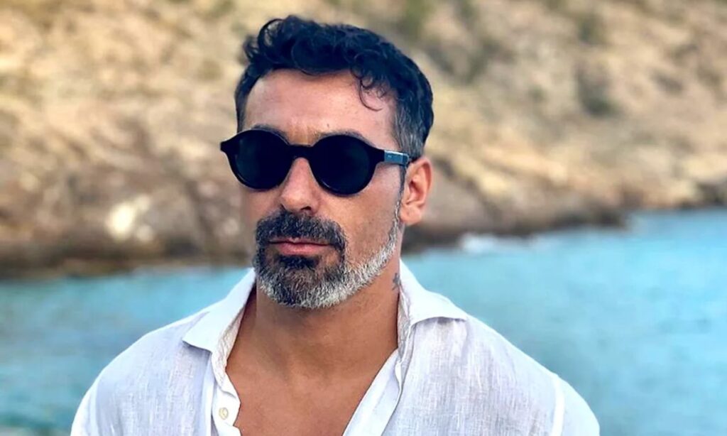 El nuevo escándalo que salpica al Pocho Lavezzi chats, traición y una denuncia millonaria