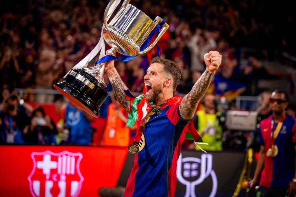 Con los culés. Iñigo Martínez se consolidó como uno de los defensores más talentosos de LaLiga.