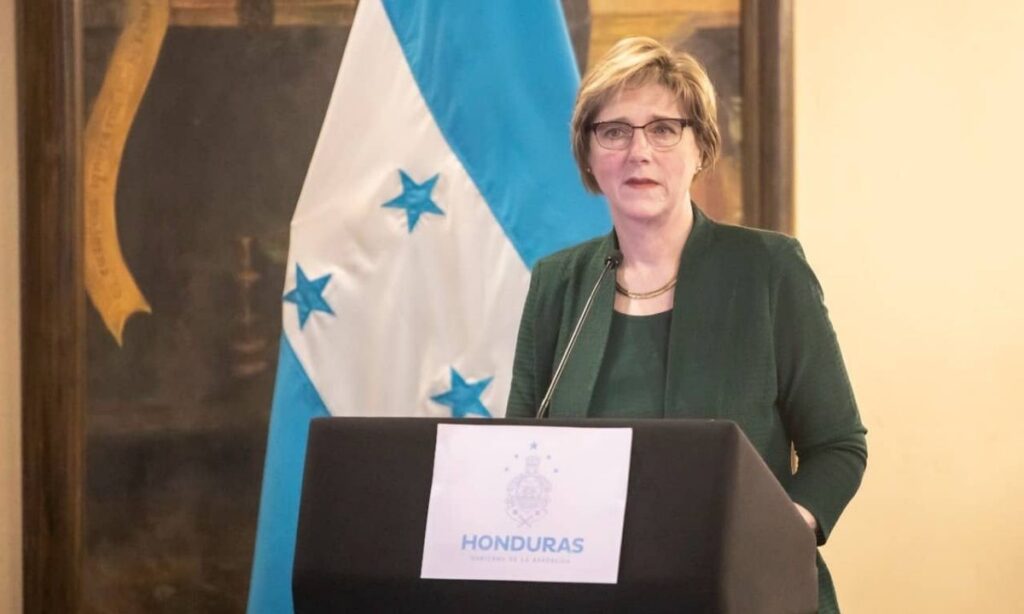 Laura Dogu jefa de misión diplomática en Venezuela