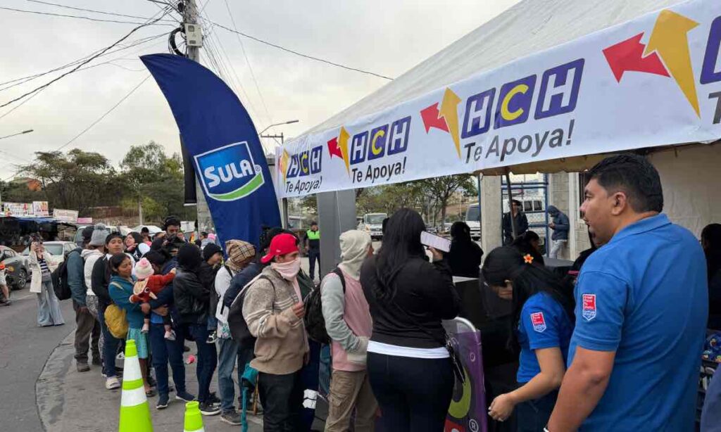 HCH, el canal del pueblo, comparte con la feligresía en la celebración de la Virgen de Suyapa