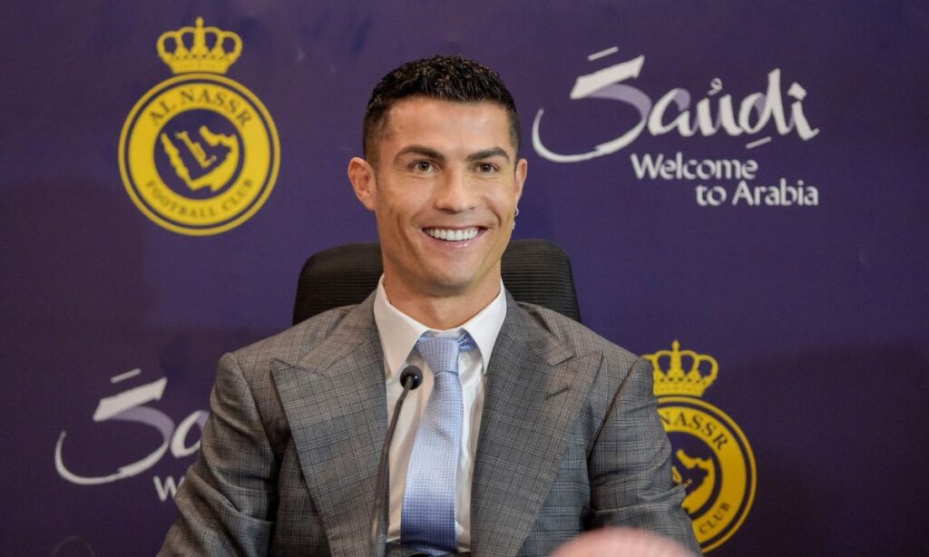 ¡Nueva faceta! Cristiano compra el 25% del Almería
