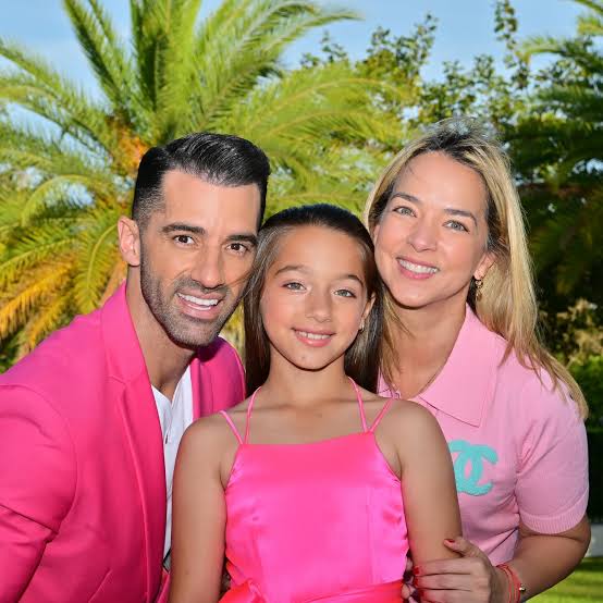Adamari López abre su corazón y admite que a veces quiere controlar todo, pero está aprendiendo que confiar también es amar.