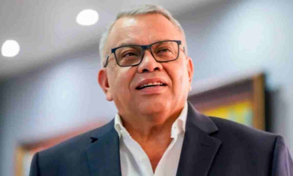 Dante Gebel se refiere a director general de HCH y otras figuras públicas en su visita a Honduras