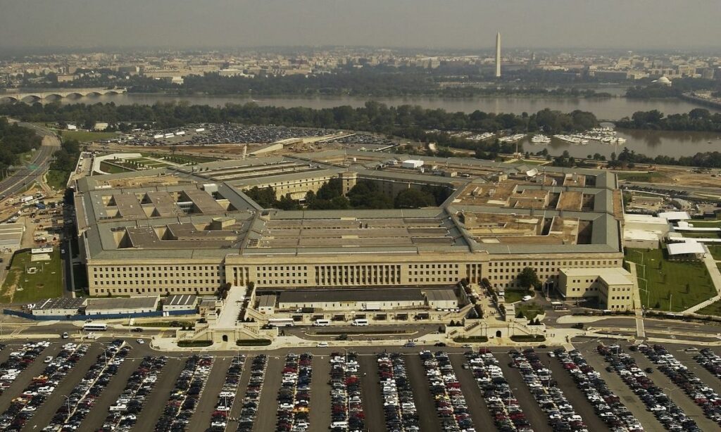 Estados Unidos amenaza a León XIV