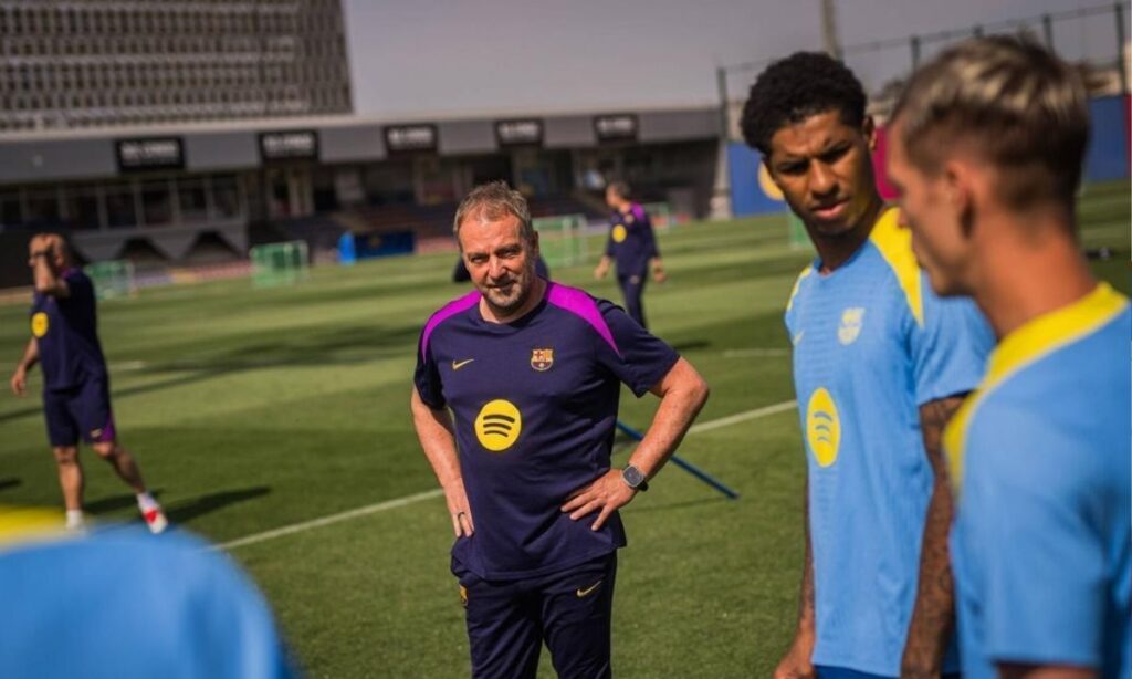 Hansi Flick renueva con el Barcelona