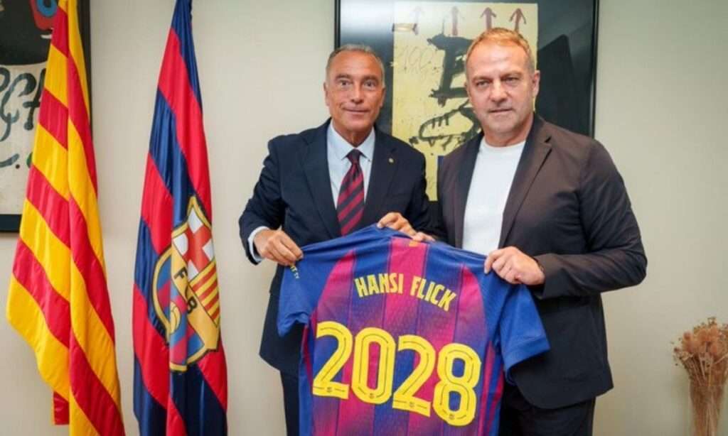 Hansi Flick renueva con el Barcelona