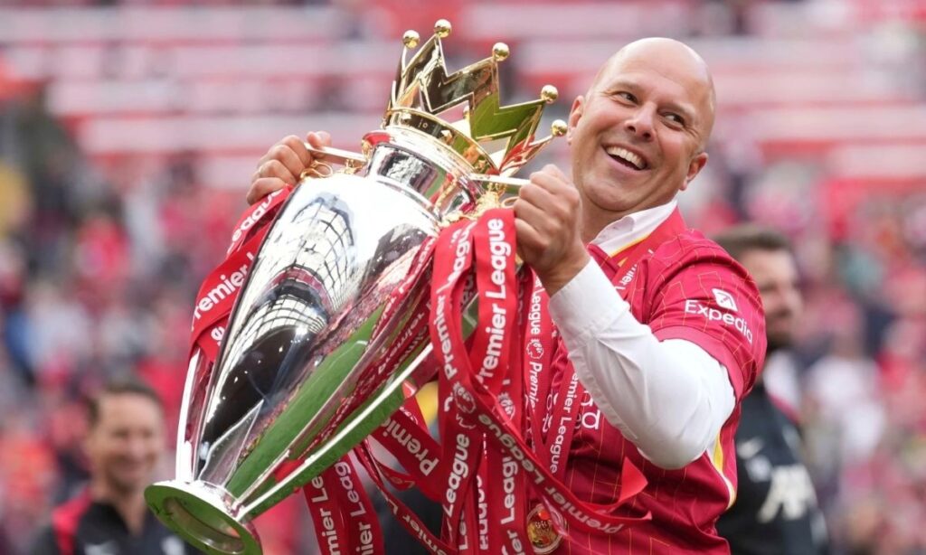 Liverpool despide a Arne Slot