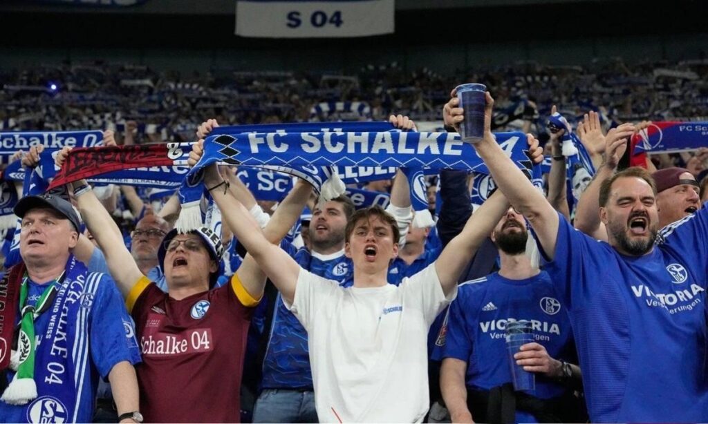 Schalke 04 regresa a la Bundesliga