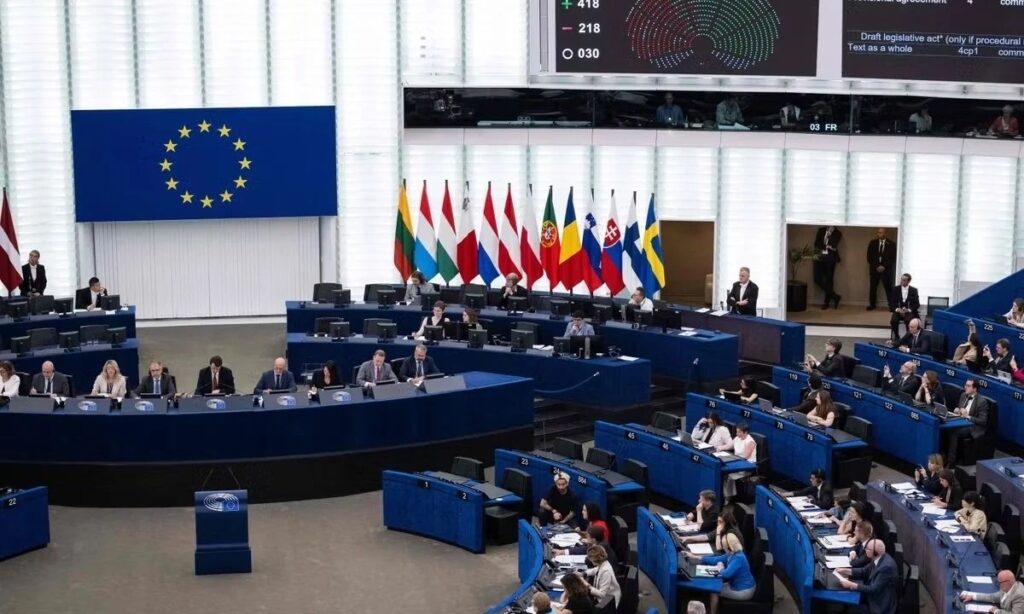 Parlamento Europeo pide suspender el diálogo con Cuba