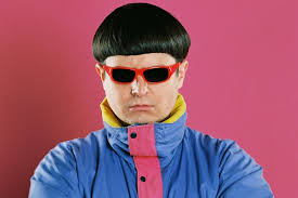 Oliver Tree , el cantautor nacido en California conocido por temas como "Life Goes On", "When I'm Down" y "Miss You"