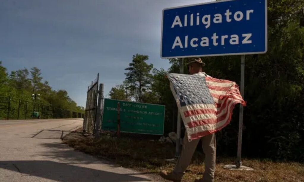 El denominado Alcatraz de los Caimanes