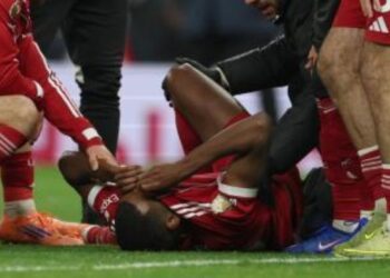 Alexander Isak estará de baja al menos dos meses para el Liverpool