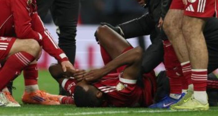 Alexander Isak estará de baja al menos dos meses para el Liverpool