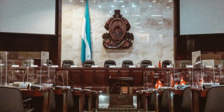 49 diputados Nacionalistas, 41 Liberales, 1 de la DC, 2 del PINU y 35 de Libre, así queda conformado el Congreso Nacional, según declaratoria del CNE