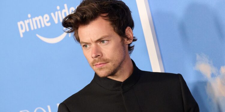 Harry Styles rompe el silencio con video sorpresa en YouTube tras dos años de pausa