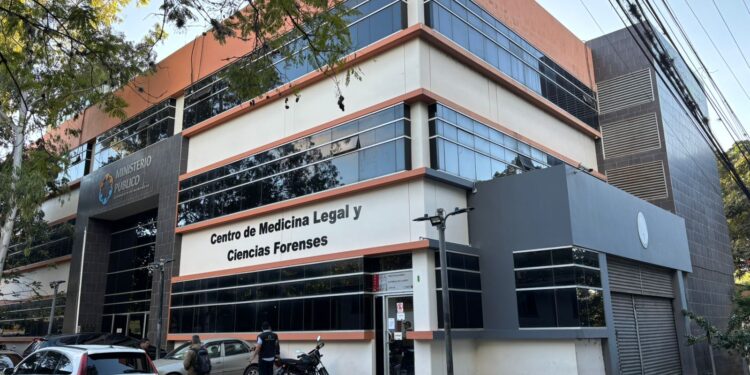 Medicina Forense reporta ingreso de ocho cuerpos, entre ellos dos menores