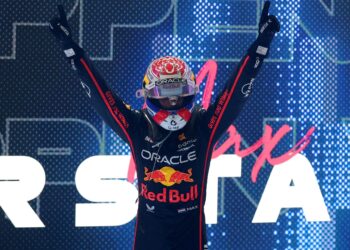 Red Bull confirmó al compañero de Verstappen en la F1 para 2026 y anunció a los dos pilotos de su equipo satélite