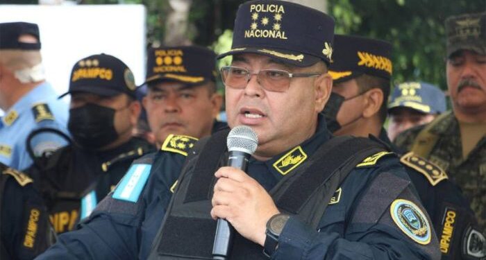 Yo tampoco he cobrado mi sueldo director de la Policía Nacional confirma deuda a la institución pero descarta huelga de fusiles caídos