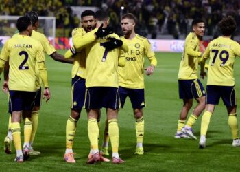 ¡Increíble! Cristiano Ronaldo marca gol con la espalda y alcanza los 957 goles en su carrera profesional