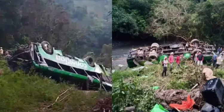 Grave accidente de bus dejó 8 muertos y 19 heridos durante Nochebuena en México: esto se sabe