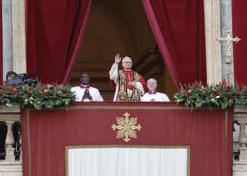 El papa pide paz para Israel y Palestina y dialogar para acabar con la guerra en Ucrania