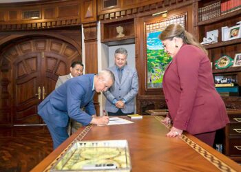 Roosevelt Hernández es juramentado como nuevo secretario de Defensa Nacional
