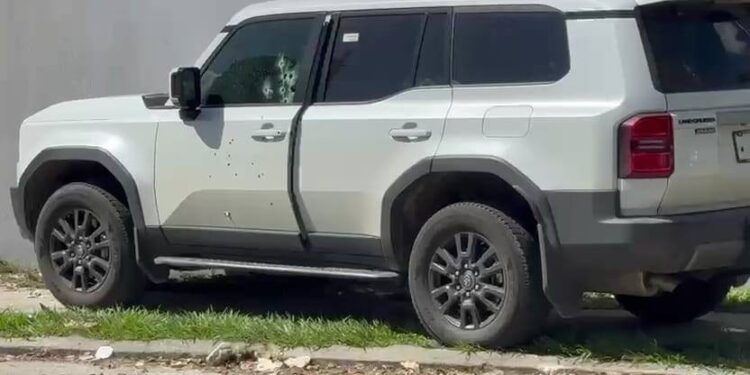 ¡Brutal! De varios balazos asesinan a conductora en bulevar Mackey de SPS