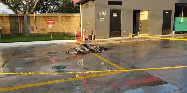 ¡Discusión terminó en tragedia! Guardia mata a borracho en gasolinera de SPS