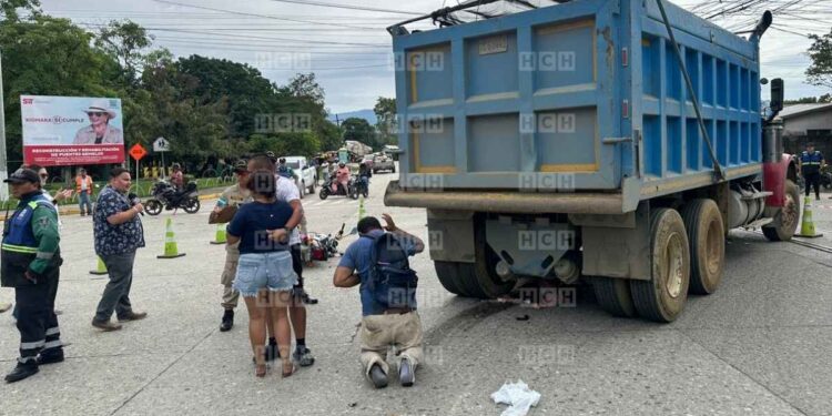 ¡Doloroso! Pasajera de moto perece arrollada por volqueta en Puerto Cortés