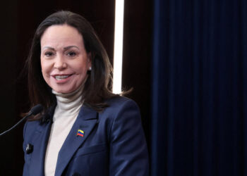 María Corina Machado afirma que Delcy Rodríguez no representa a Venezuela y asegura que solo “cumple órdenes”