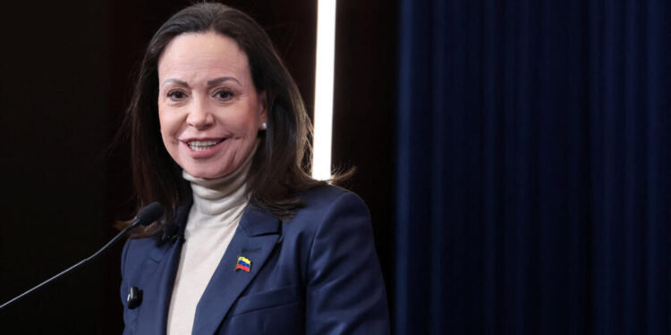 María Corina Machado afirma que Delcy Rodríguez no representa a Venezuela y asegura que solo “cumple órdenes”