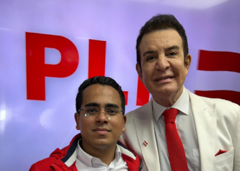 Diputado Josué Colindres deja claro que estampó su firma sin consultarla a Iroshka Elvir y reitera su lealtad a familia de Nasralla
