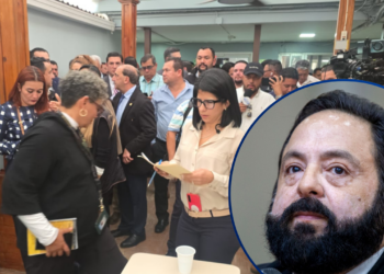 Maribel Espinoza en sesión opositora pide la captura del presidente Luis Redondo y sea enjuiciado por “Traición a la Patria”