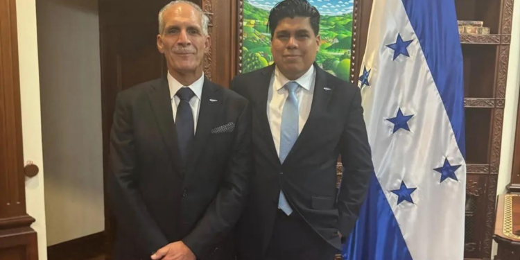 ¡Salió cachureco! Roberto Lagos es juramentado como el presidente del Banco Central de Honduras; No es lo mismo verla venir…