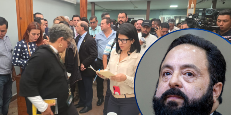 Maribel Espinoza en sesión opositora pide la captura del presidente Luis Redondo y sea enjuiciado por “Traición a la Patria”