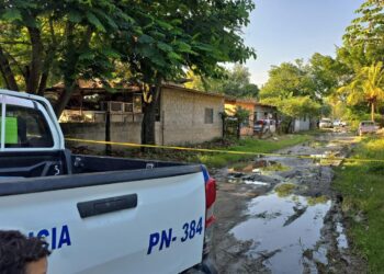 De varios impactos de bala le quitan la vida a una pareja en el caliente sector Rivera Hernández, SPS