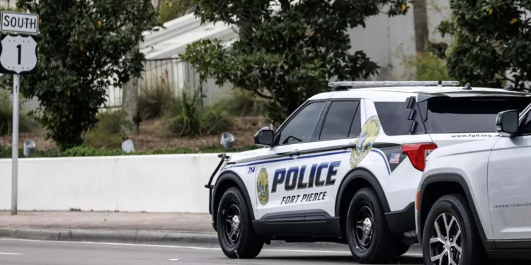 Un tiroteo deja a tres turistas muertos en el centro de Florida, Estados Unidos