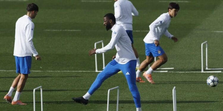 Antonio Rüdiger, duda para el partido de semifinales de la Supercopa de España por molestias en la rodilla
