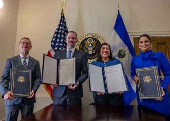 Estados Unidos y El Salvador firman un “acuerdo de comercio recíproco” para eliminar aranceles