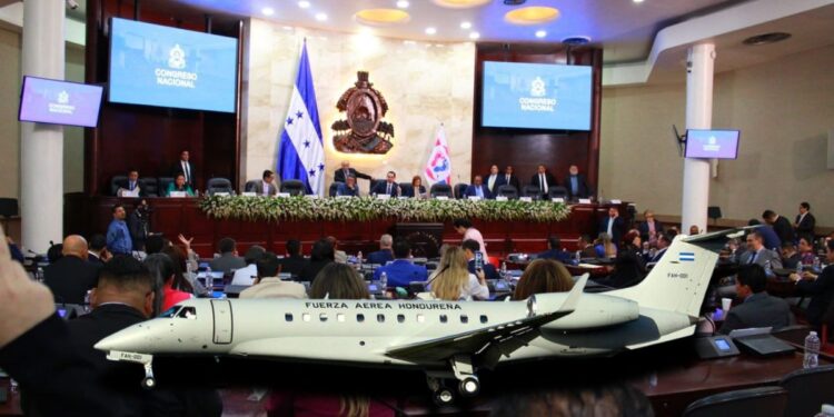 ¡Y se marchó! Congreso Nacional presidido por Zambrano aprueba por unanimidad la venta del Avión Presidencial