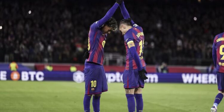 El Barcelona remonta ante el Copenhague y asegura la quinta plaza para evitar la repesca en la Champions