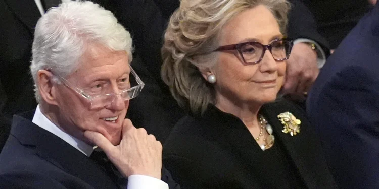 Bill y Hillary Clinton rechazan testificar ante el Congreso de EE.UU. por el caso Epstein