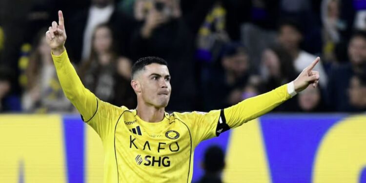Cristiano Ronaldo marca su gol 958, pero pierde el pulso con Nacho Fernández