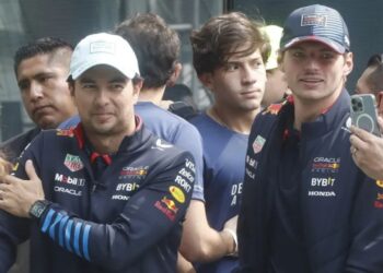 Checo Pérez afirma que ser compañero de Max Verstappen es el peor trabajo de la Fórmula Uno