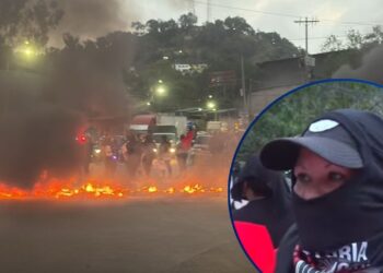 ¡Caos vial! Colectivos de Aldana queman llantas y bloquean vías exigiendo voto por voto