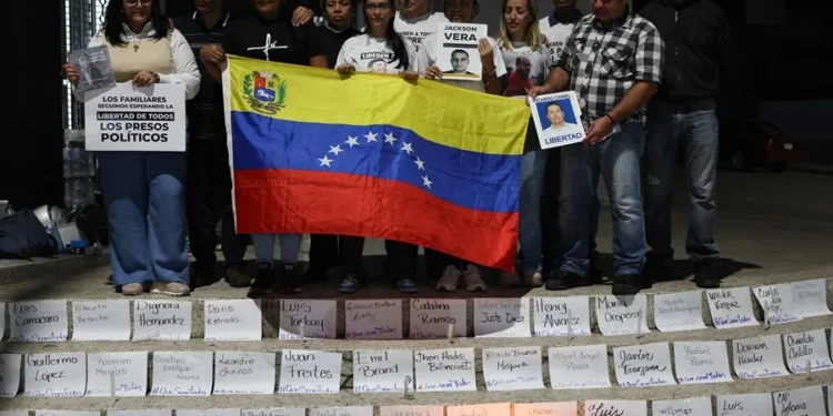 Delcy Rodríguez afirma que han sido excarcelados 406 presos políticos en Venezuela y que el proceso continúa