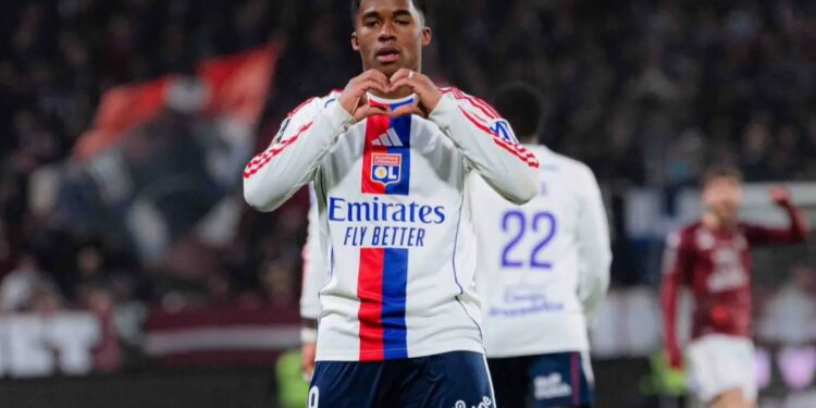 Endrick brilla en Francia marca un hat-trick y sus números asustan